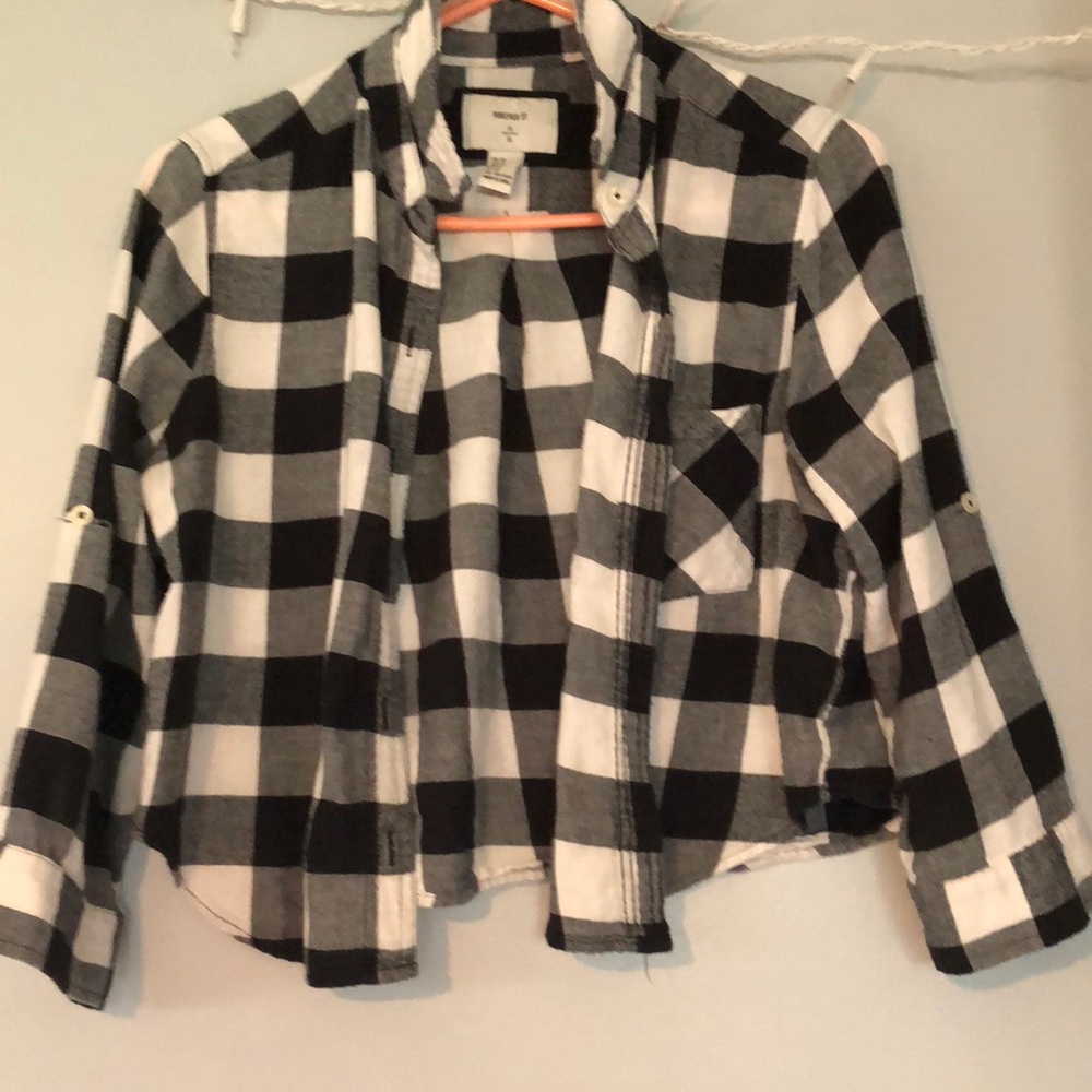Plaid black and white crop top flannel